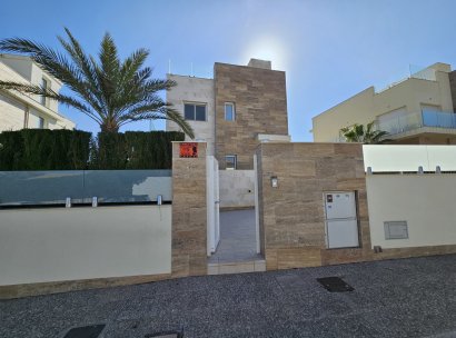 Villa · Herverkoop - Orihuela Costa · La Zenia · Alicante · Spanje