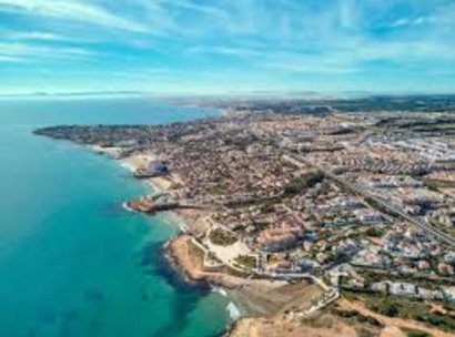 Villa · Herverkoop - Las Colinas Golf Resort · Alicante · Spanje