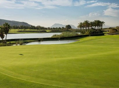 Villa · Herverkoop - Las Colinas Golf Resort · Alicante · Spanje