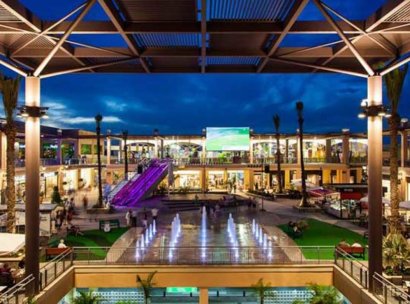 Villa · Herverkoop - Las Colinas Golf Resort · Alicante · Spanje