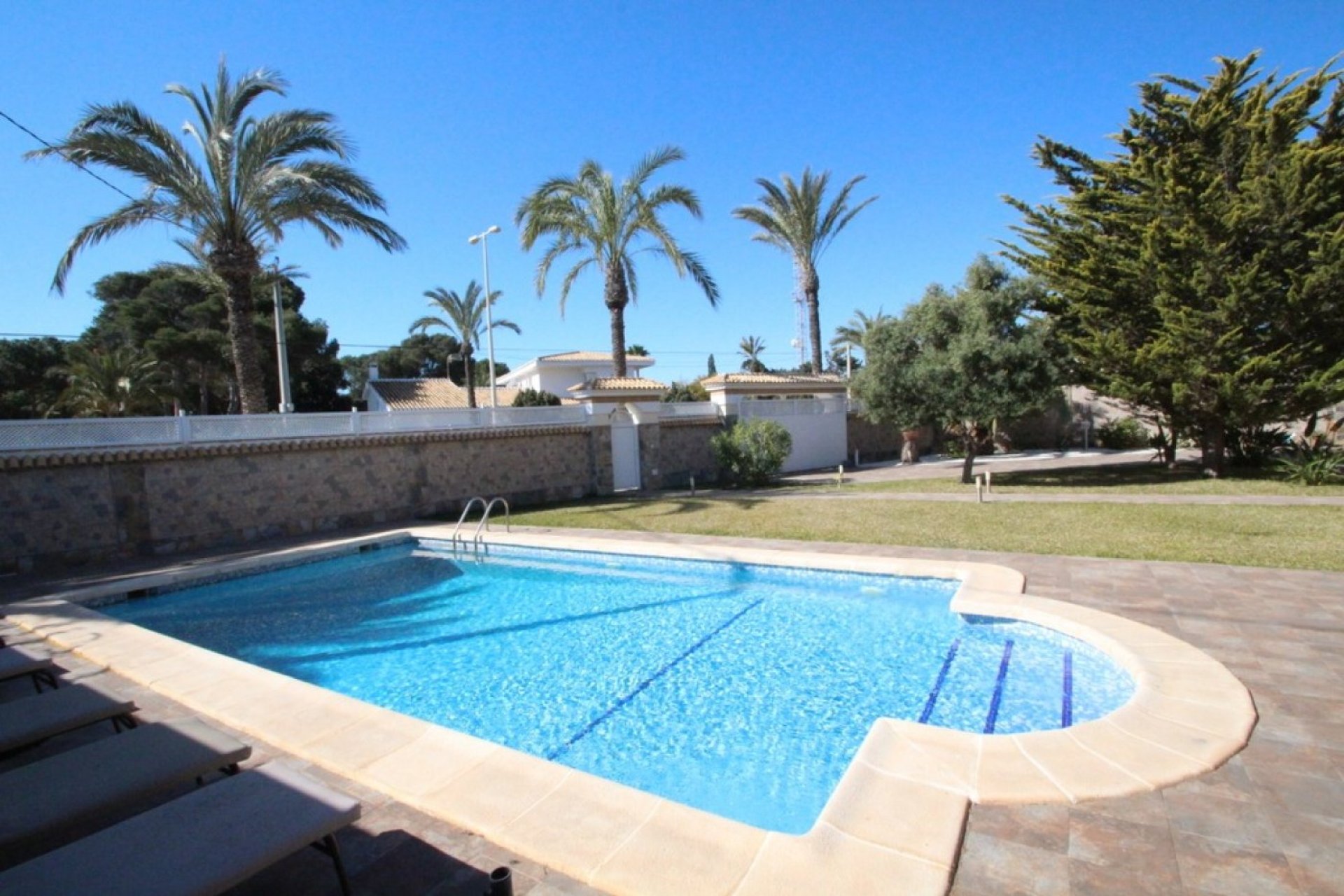 Resale - Villa - Cabo Roig - Costa Blanca South