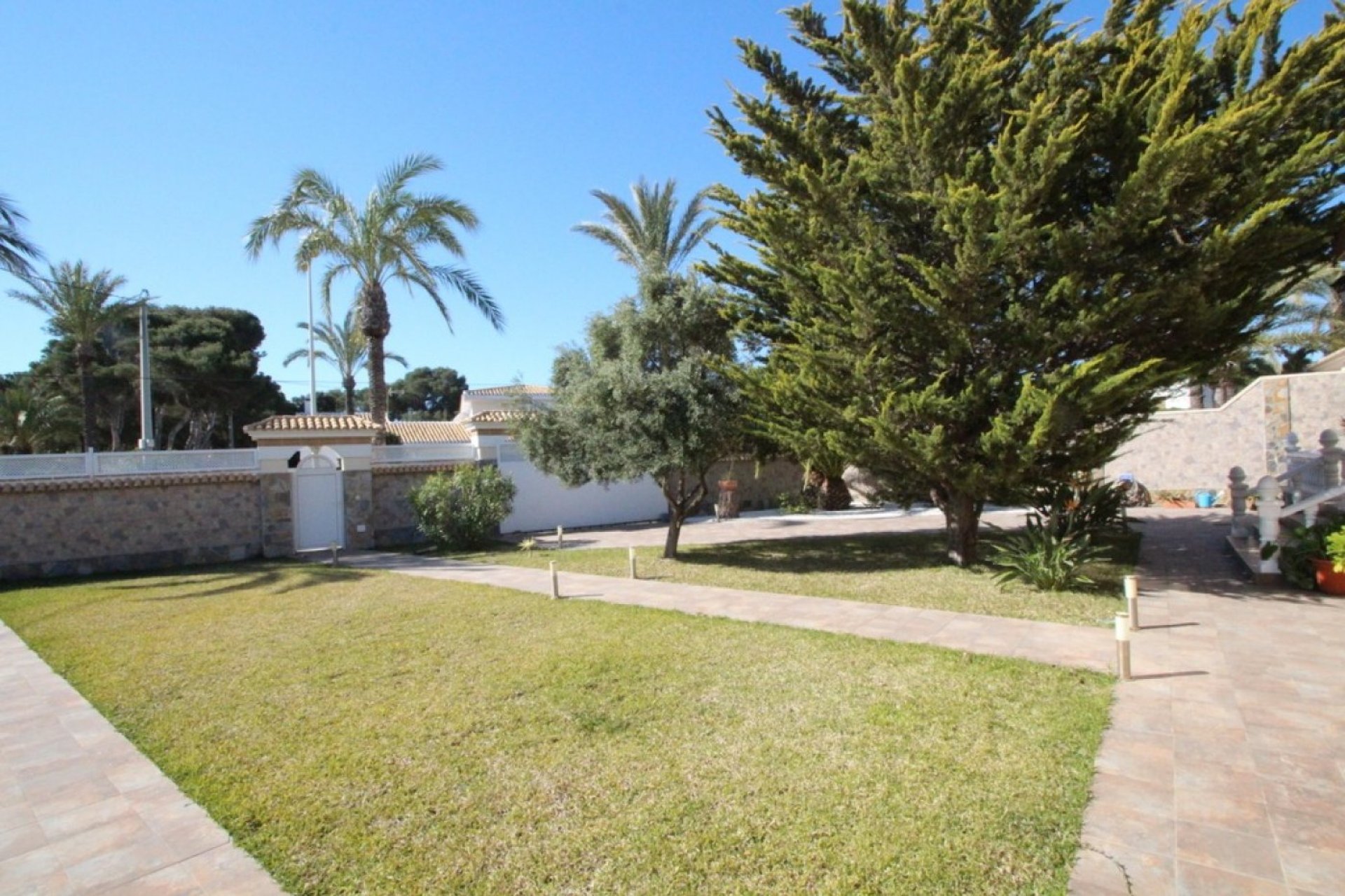 Resale - Villa - Cabo Roig - Costa Blanca South
