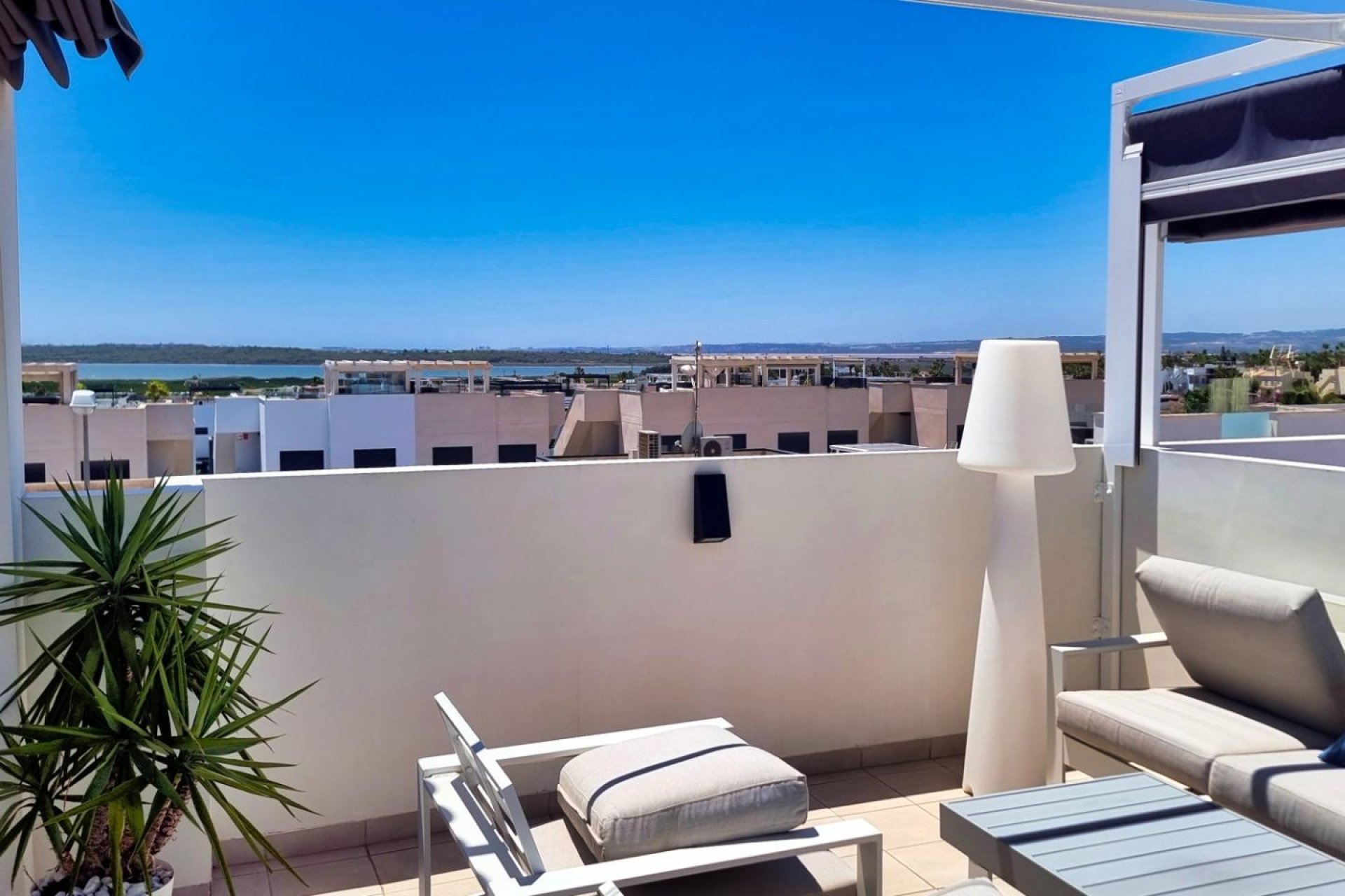 Resale - Upper-floor bungalow - Rojales - Costa Blanca South