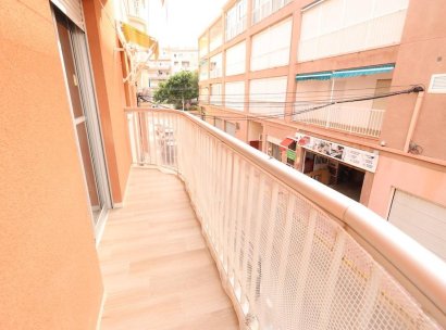 Appartement · Herverkoop - Torrevieja · La Mata pueblo · Alicante · Spanje
