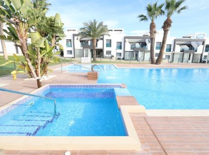 Bungalow · Herverkoop - Orihuela Costa · La Zenia · Alicante · Spanje