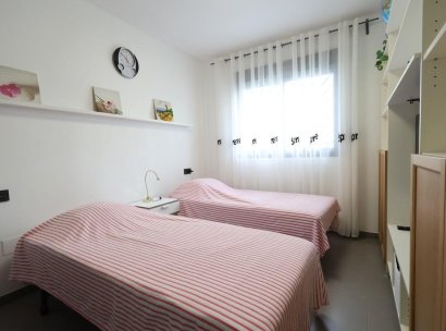 Bungalow · Herverkoop - Orihuela Costa · La Zenia · Alicante · Spanje