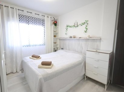 Bungalow · Herverkoop - Orihuela Costa · La Zenia · Alicante · Spanje