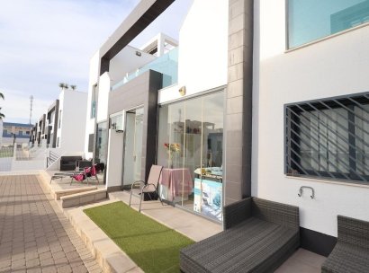 Bungalow · Herverkoop - Orihuela Costa · La Zenia · Alicante · Spanje