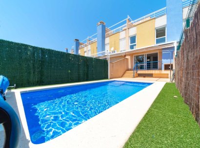 Twee-onder-een-kapwoning · Herverkoop - Orihuela Costa · Campoamor · Alicante · Spanje