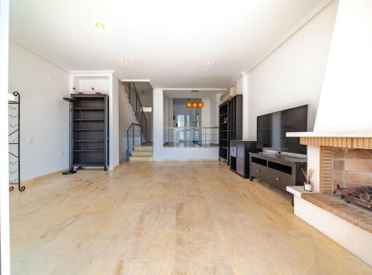 Twee-onder-een-kapwoning · Herverkoop - Orihuela Costa · Campoamor · Alicante · Spanje