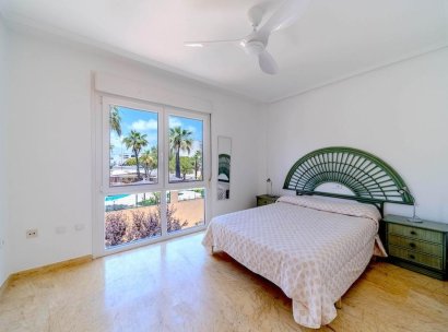 Twee-onder-een-kapwoning · Herverkoop - Orihuela Costa · Campoamor · Alicante · Spanje
