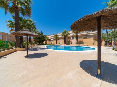 Twee-onder-een-kapwoning · Herverkoop - Orihuela Costa · Campoamor · Alicante · Spanje