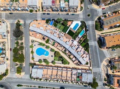 Twee-onder-een-kapwoning · Herverkoop - Orihuela Costa · Campoamor · Alicante · Spanje