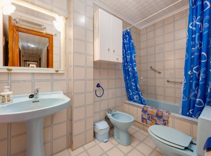 Appartement · Herverkoop - Torrevieja · Playa del Acequión · Alicante · Spanje