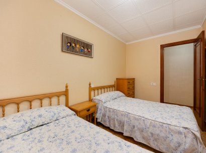 Appartement · Herverkoop - Torrevieja · Playa del Acequión · Alicante · Spanje