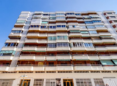 Appartement · Herverkoop - Torrevieja · Playa del Acequión · Alicante · Spanje
