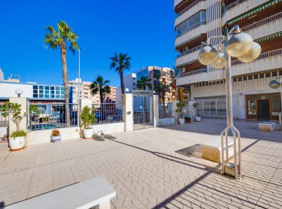 Appartement · Herverkoop - Torrevieja · Playa del Acequión · Alicante · Spanje
