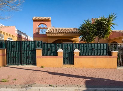 Chalet · Wiederverkauf - Torrevieja · Aguas Nuevas · Alicante · Spanien