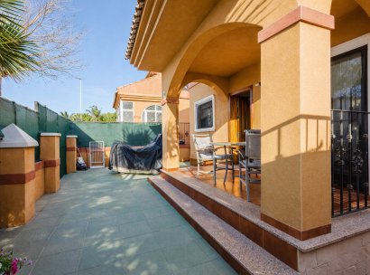 Chalet · Wiederverkauf - Torrevieja · Aguas Nuevas · Alicante · Spanien