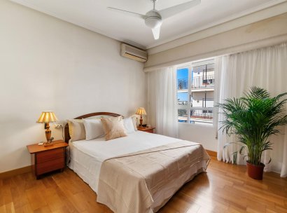 Appartement · Herverkoop - Torrevieja · CLUB NAUTICO TORREVIEJA · Alicante · Spanje