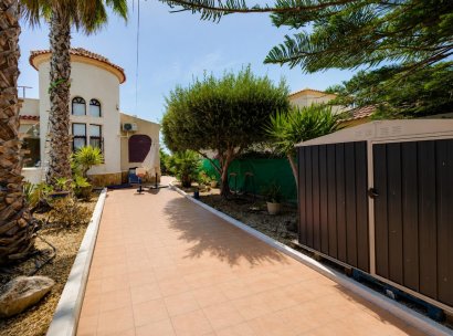Villa · Herverkoop - La Marina · Alicante · Spanje