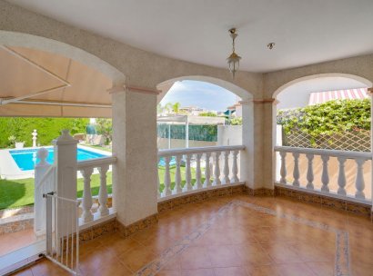 Villa · Herverkoop - La Marina · Alicante · Spanje