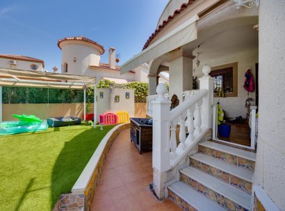 Villa · Herverkoop - La Marina · Alicante · Spanje