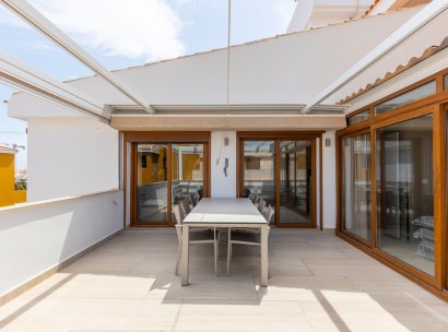 Appartement · Herverkoop - Torrevieja · Punta Prima · Alicante · Spanje