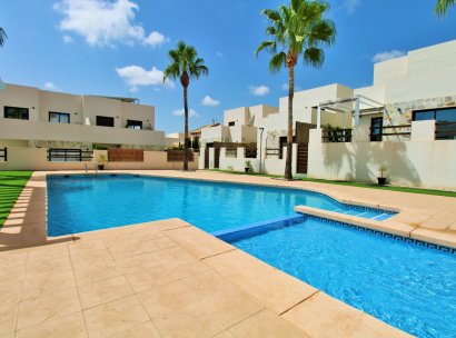 Villa · Herverkoop - Orihuela Costa · PAU 8 · Alicante · Spanje