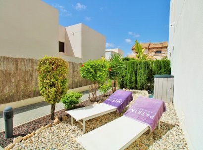 Villa · Herverkoop - Orihuela Costa · PAU 8 · Alicante · Spanje