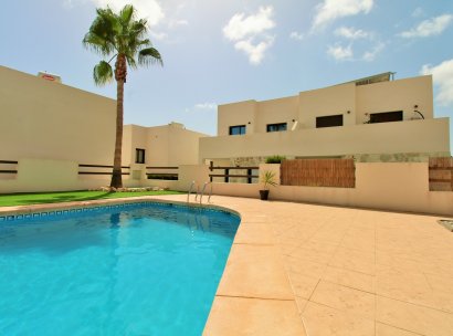 Villa · Herverkoop - Orihuela Costa · PAU 8 · Alicante · Spanje