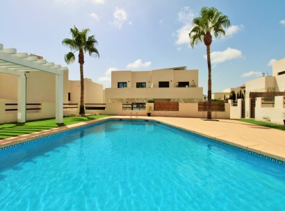 Villa · Herverkoop - Orihuela Costa · PAU 8 · Alicante · Spanje