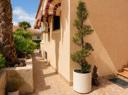 Villa · Återförsäljning - Rojales · Alicante · Spanien