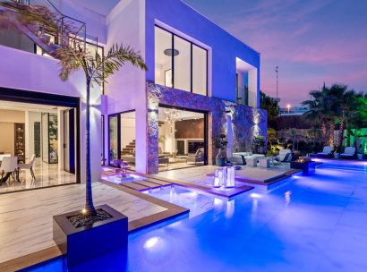 Independent villa · Återförsäljning - Las Colinas Golf Resort · Alicante · Spanien
