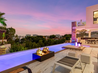 Independent villa · Återförsäljning - Las Colinas Golf Resort · Alicante · Spanien