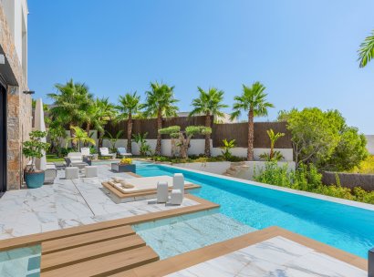 Independent villa · Återförsäljning - Las Colinas Golf Resort · Alicante · Spanien