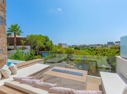 Independent villa · Återförsäljning - Las Colinas Golf Resort · Alicante · Spanien