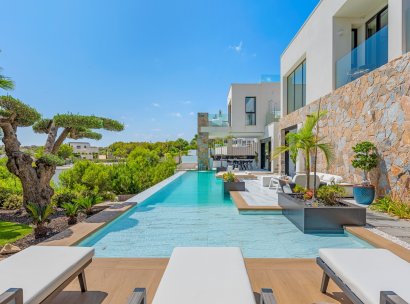 Independent villa · Återförsäljning - Las Colinas Golf Resort · Alicante · Spanien