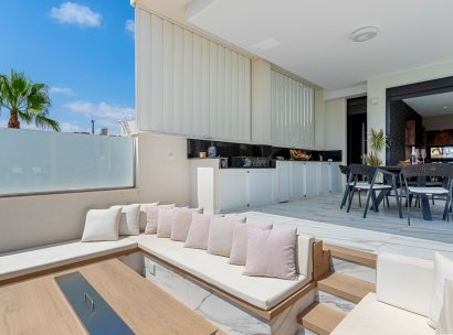 Independent villa · Återförsäljning - Las Colinas Golf Resort · Alicante · Spanien