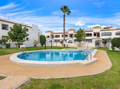Appartement · Herverkoop - Orihuela · Entre Naranjos Vistabella · Alicante · Spanje