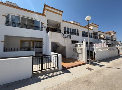 Appartement · Herverkoop - Orihuela · Entre Naranjos Vistabella · Alicante · Spanje