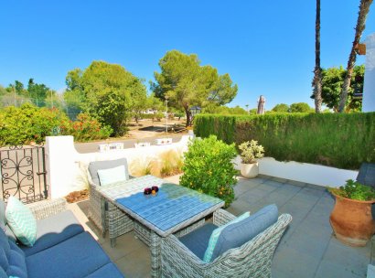 Villa · Wiederverkauf - Orihuela Costa · Villamartín · Alicante · Spanien