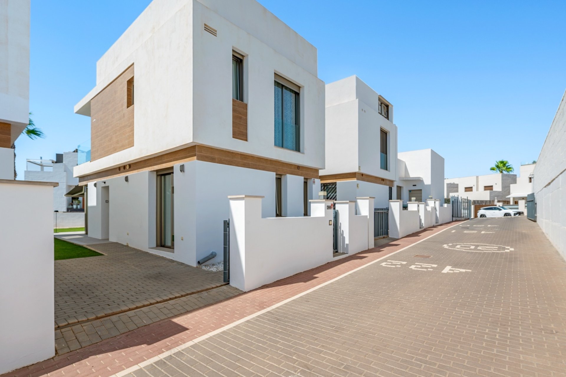 Resale - House - Orihuela Costa