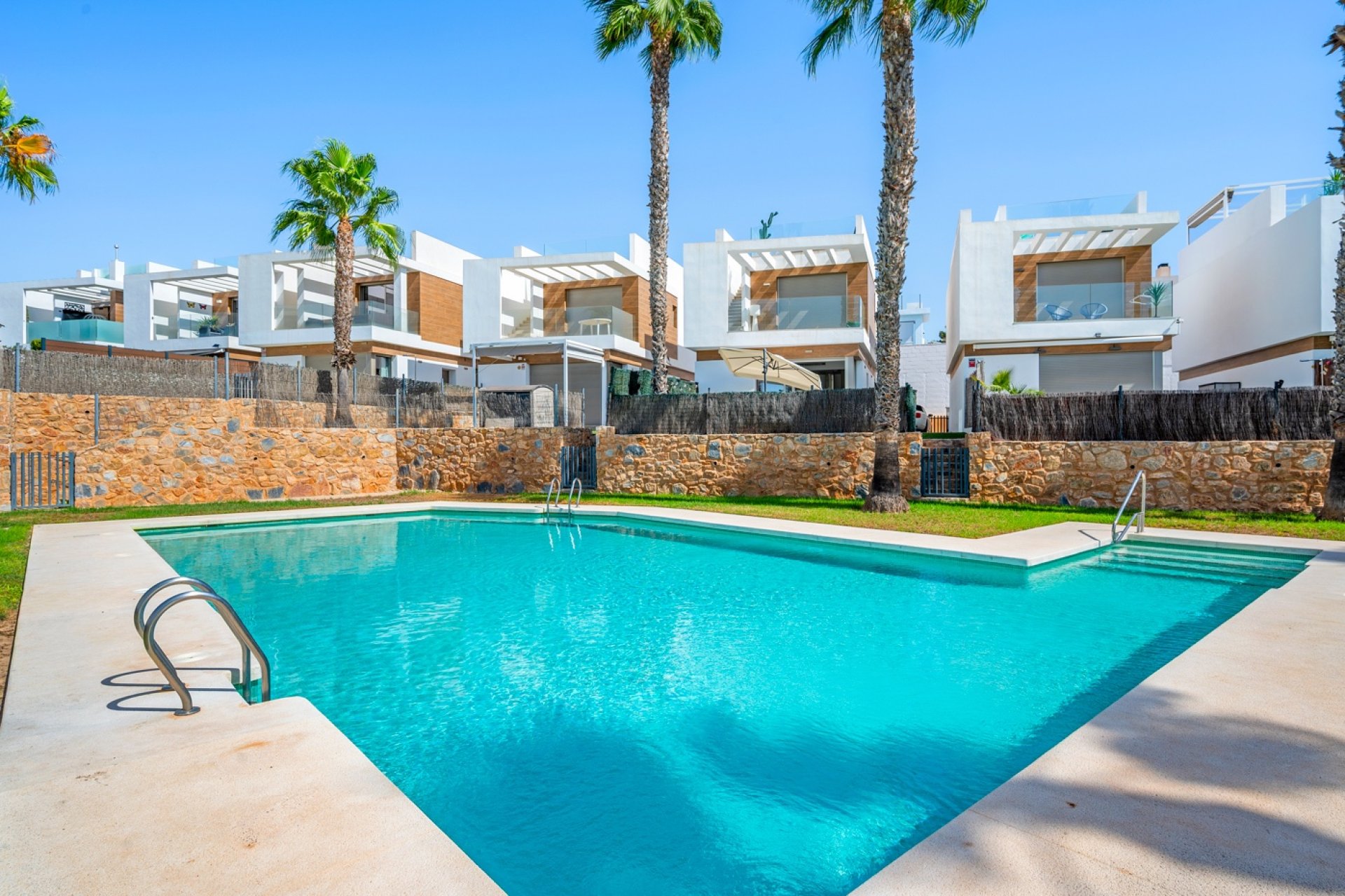 Resale - House - Orihuela Costa