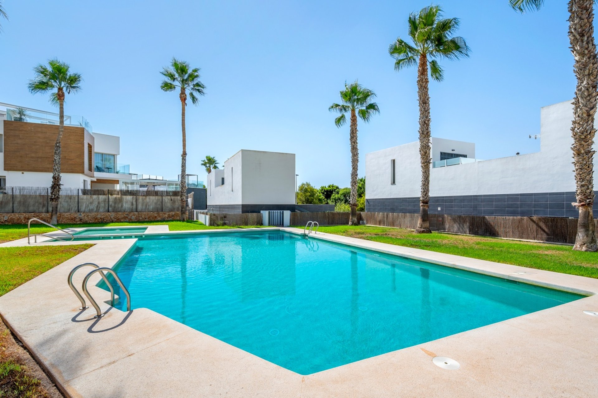 Resale - House - Orihuela Costa