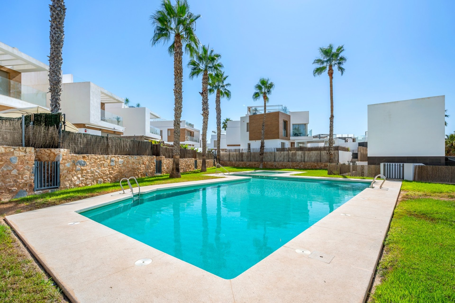 Resale - House - Orihuela Costa