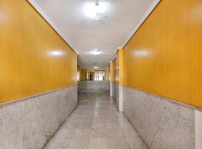 Appartement · Herverkoop - Torrevieja · Centro · Alicante · Spanje