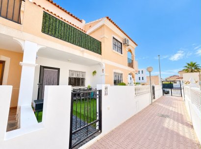 Villa · Herverkoop - Orihuela Costa · La Zenia · Alicante · Spanje