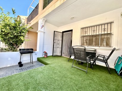 Villa · Herverkoop - Orihuela Costa · La Zenia · Alicante · Spanje