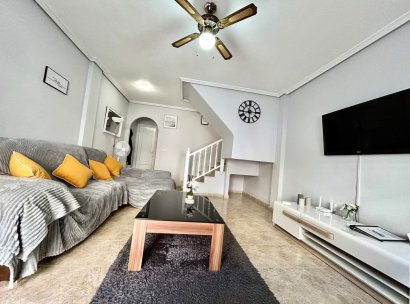 Villa · Herverkoop - Orihuela Costa · La Zenia · Alicante · Spanje